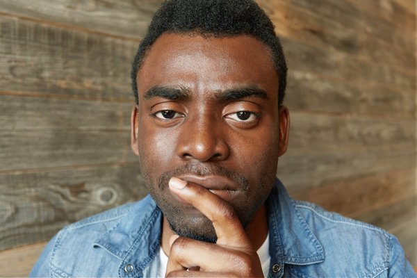 Comment organiser une soirée de débats philosophiques à domicile avec un groupe d'amis?